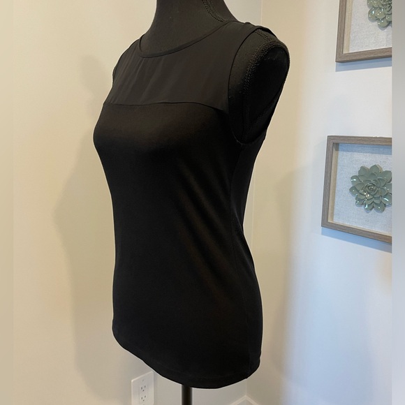 Banana Republic Black Sleeveless Keyhole Top With Sheer Yoke EUC - Picture 2 of 11